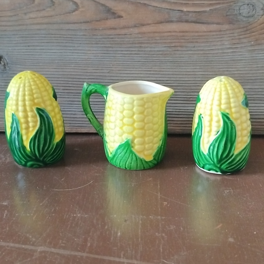 Vintage Corn Cob Salt & Pepper with Creamer Pitcher-Japan